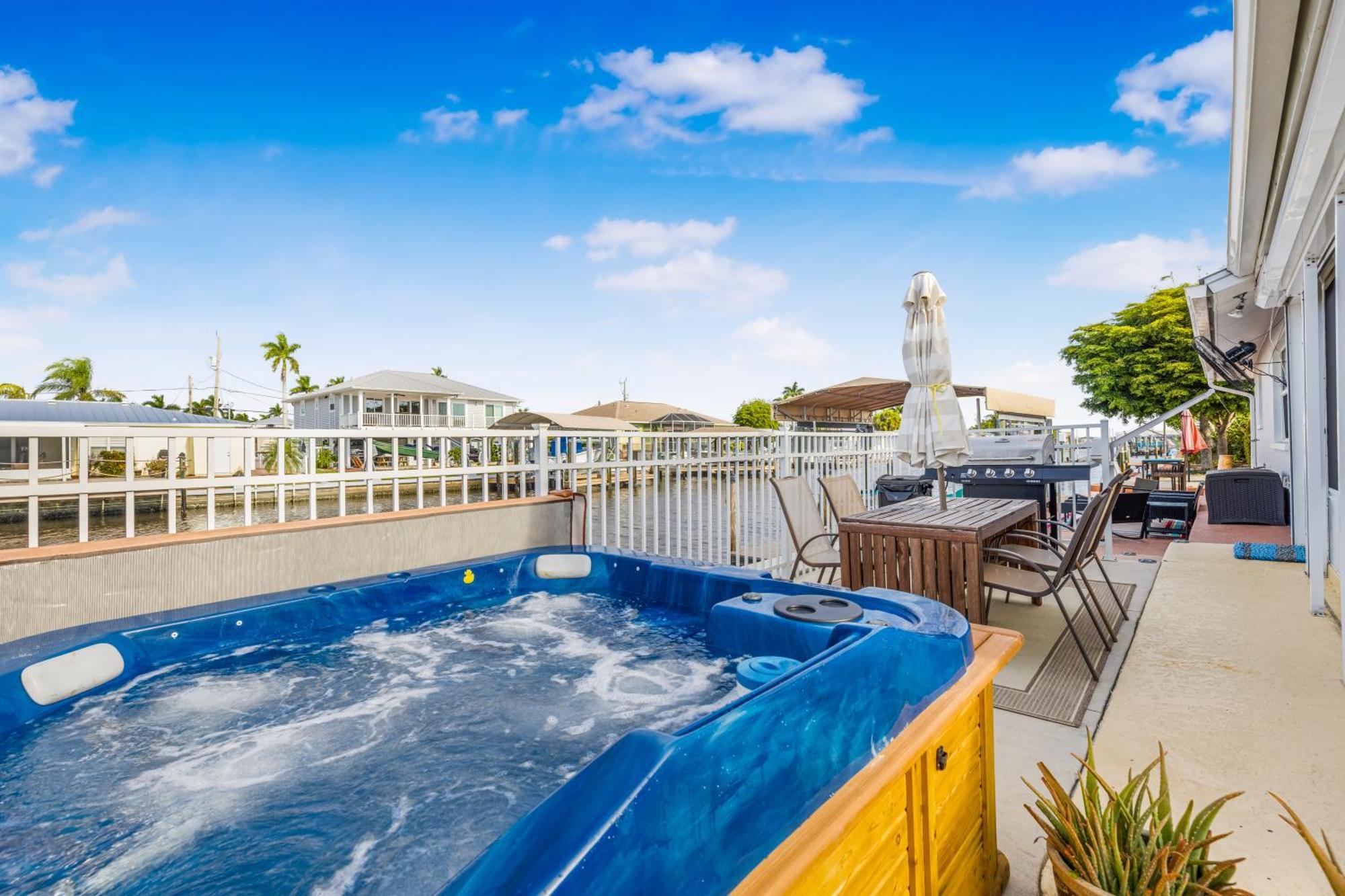 فيلا Hot Tub And Dock Gilligan'S On The Island Matlacha المظهر الخارجي الصورة